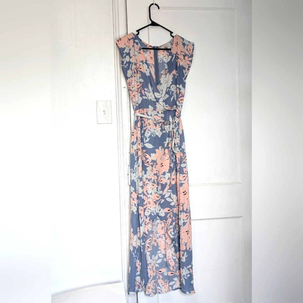 3/$20 Charlotte Russe Floral Wrap Maxi Dress in Blue and Pink Size Small